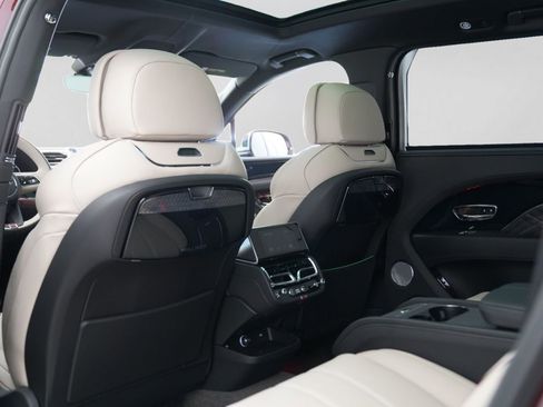 New 2026 Bentley Bentayga Extended Wheelbase AWD/4WD image 17