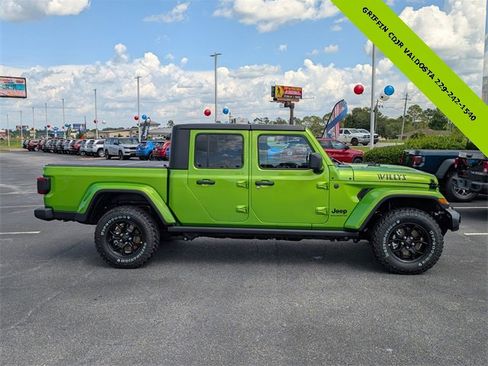 New 2025 Jeep Gladiator Willys image 3
