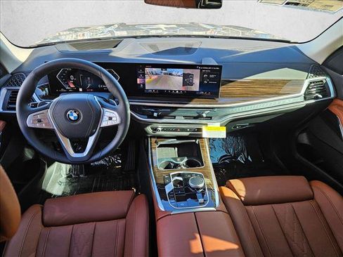 New 2026 BMW X7 xDrive40i AWD/4WD image 14
