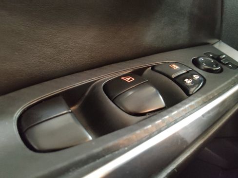 Used 2023 Nissan Sentra SR w/ SR Premium Package FWD image 27