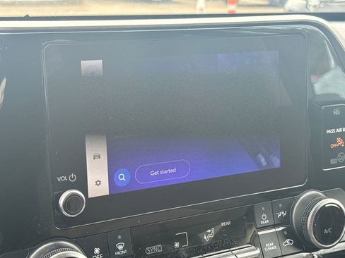 Used 2024 Toyota Highlander LE image 22