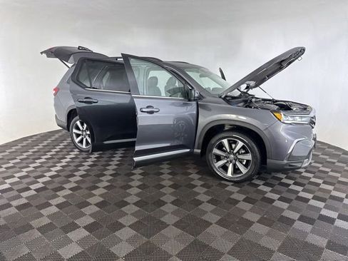 Used 2025 Honda Pilot Touring image 15