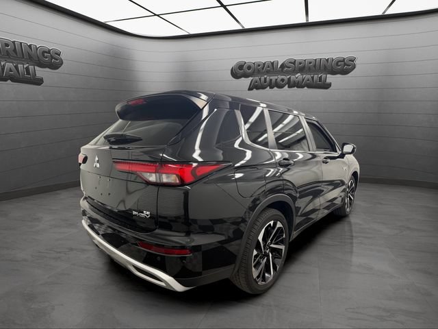Used 2024 Mitsubishi Outlander 4WD Plug-In Hybrid image 5