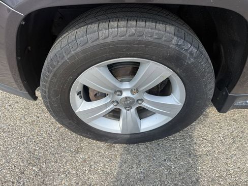 Used 2015 Jeep Compass High Altitude image 23