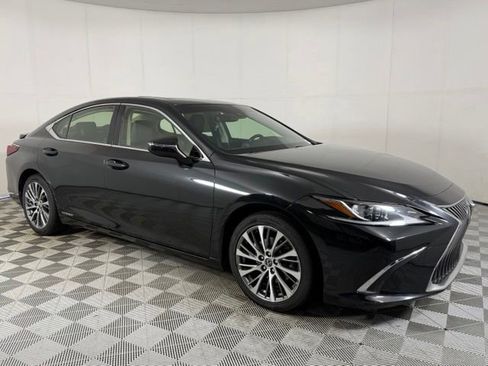 Used 2019 Lexus ES 300h w/ Premium Package FWD image 12