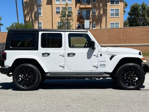 Used 2022 Jeep Wrangler Unlimited Sahara image 3