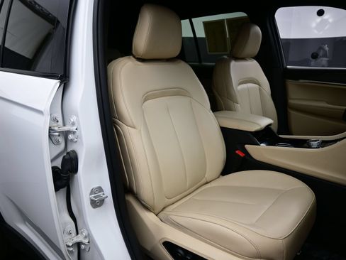 Used 2023 Jeep Grand Cherokee Limited AWD/4WD image 14