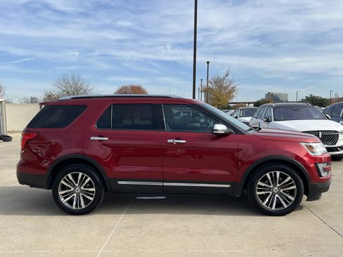 Used 2016 Ford Explorer Platinum image 10