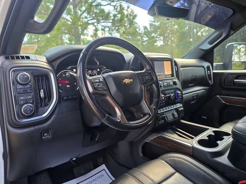 Used 2022 Chevrolet Silverado 3500 High Country w/ Technology Package AWD/4WD image 16