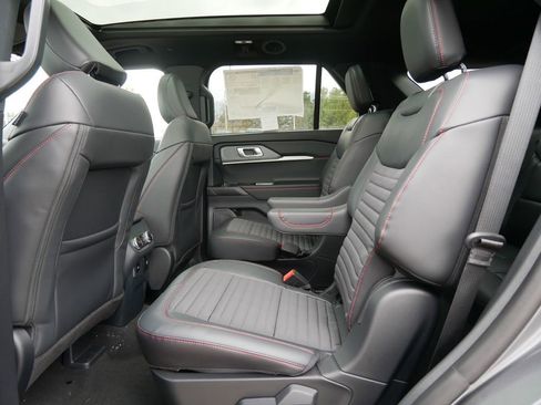 New 2026 Ford Explorer ST-Line w/ ST-Line Street Pack AWD/4WD image 11