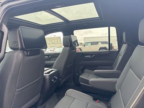 New 2026 GMC Yukon XL Elevation w/ Elevation Premium Package AWD/4WD image 15