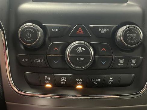 Used 2018 Jeep Grand Cherokee Laredo AWD/4WD image 17