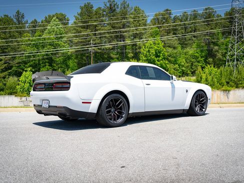 Used 2019 Dodge Challenger SRT Hellcat RWD image 18