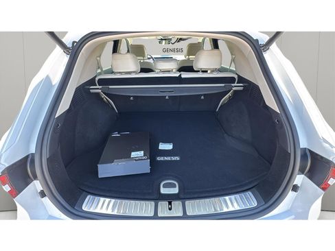 Used 2026 Genesis GV70 2.5T Select image 12