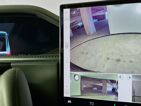 Used 2022 Tesla Model X Plaid image 16