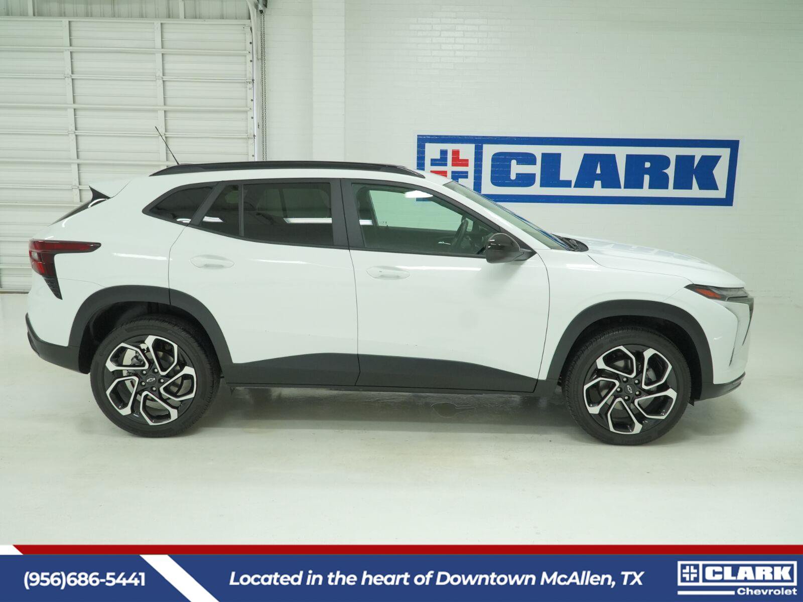 Used 2025 Chevrolet Trax RS w/ Driver Confidence Package FWD image 4