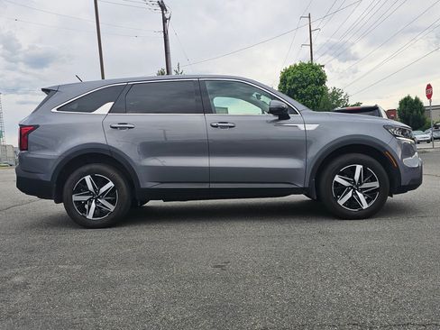 Used 2021 Kia Sorento LX AWD/4WD image 5