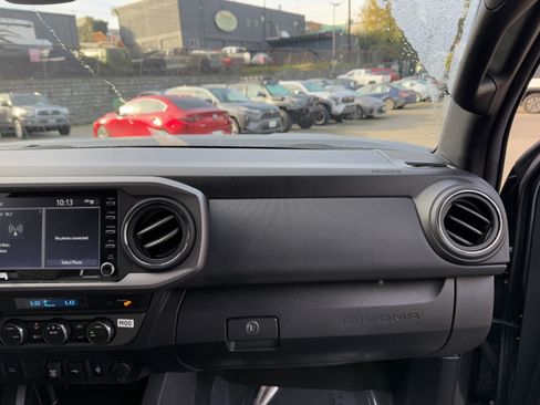 Certified 2023 Toyota Tacoma TRD Off-Road image 24