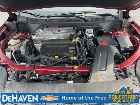 Used 2024 Chevrolet Trax RS w/ Sunroof Package FWD image 30
