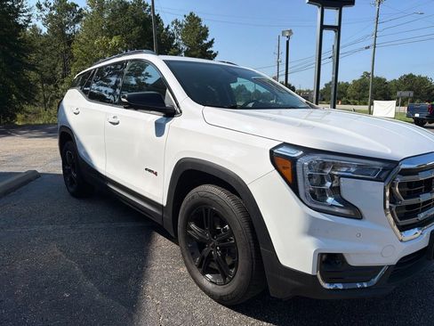 Used 2024 GMC Terrain AT4 w/ Tech Package AWD/4WD image 7