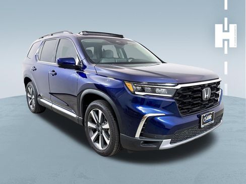 Used 2025 Honda Pilot Elite image 1