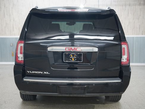 Used 2019 GMC Yukon XL Denali w/ Denali Ultimate Package image 6