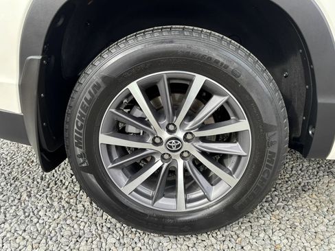 Used 2018 Toyota Highlander XLE image 7