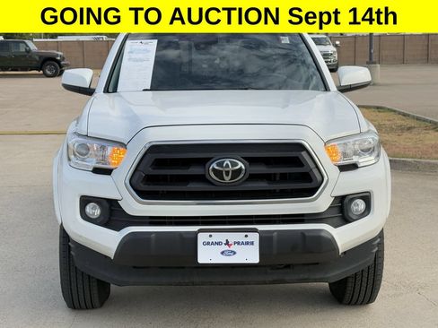 Used 2022 Toyota Tacoma SR5 RWD image 7