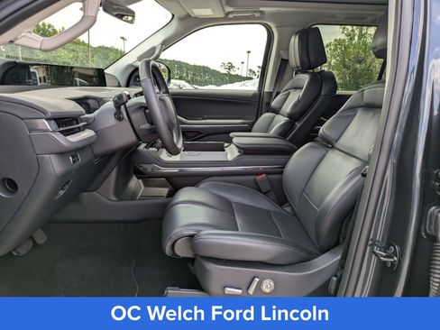 Certified 2026 Lincoln Navigator Reserve AWD/4WD image 12
