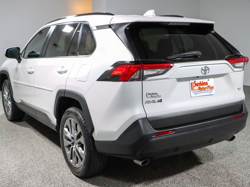 Used 2023 Toyota RAV4 XLE Premium FWD image 9
