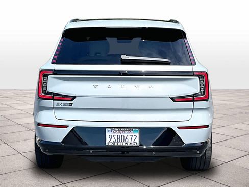 Used 2025 Volvo EX90 Ultra AWD/4WD image 6