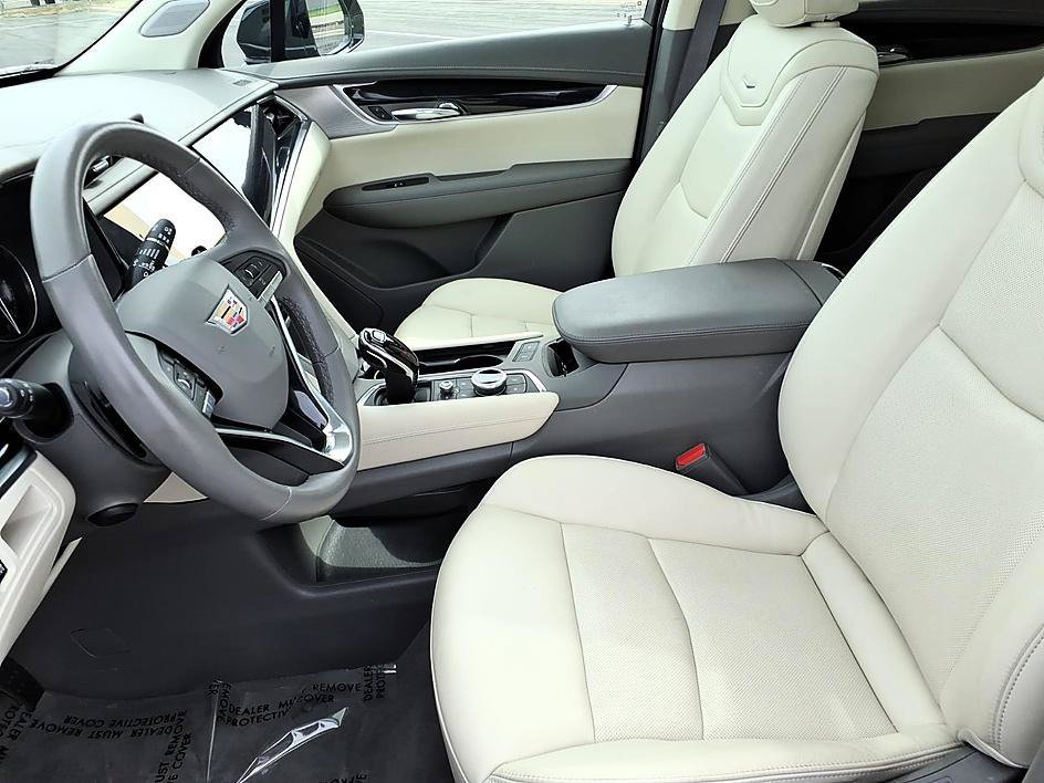 Used 2024 Cadillac XT6 Premium Luxury w/ LPO, Floor Liner Package AWD/4WD image 17