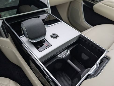 New 2026 Land Rover Range Rover SE AWD/4WD image 17