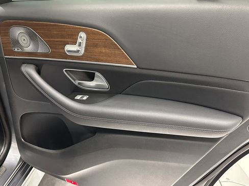 Certified 2025 Mercedes-Benz GLS 450 4MATIC image 18