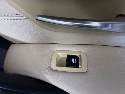 Used 2016 BMW 320i xDrive Sedan image 31