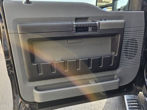 Used 2012 Ford F250 XLT w/ XLT Premium Pkg image 4