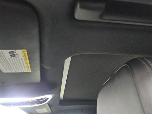 Used 2021 Porsche Macan image 3