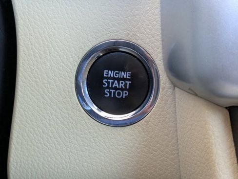 Used 2019 Toyota Highlander XLE image 34