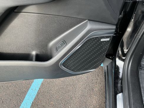 Used 2025 Buick Enclave Preferred image 17