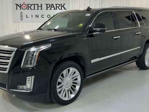 Used 2020 Cadillac Escalade ESV Platinum image 5