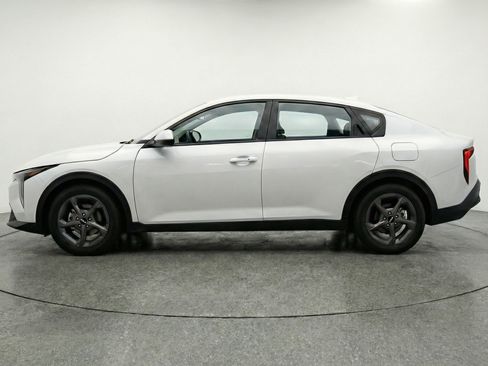 Used 2025 Kia K4 FWD image 5
