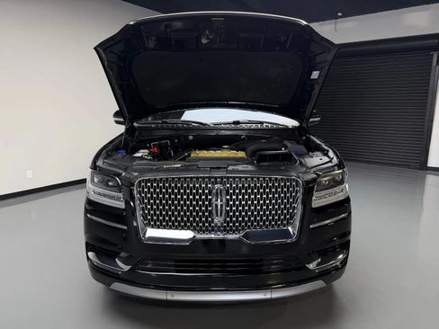Used 2018 Lincoln Navigator Reserve w/ Technology Package AWD/4WD image 7