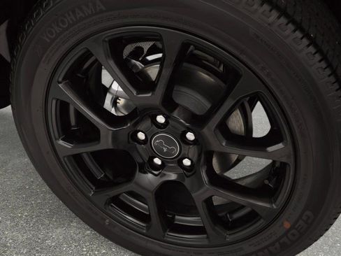 New 2026 Jeep Compass Latitude image 9