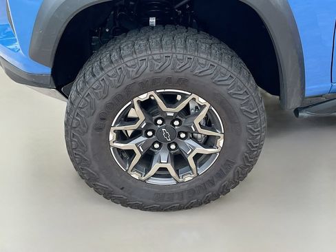 Used 2025 Chevrolet Colorado ZR2 w/ Technology Package AWD/4WD image 33