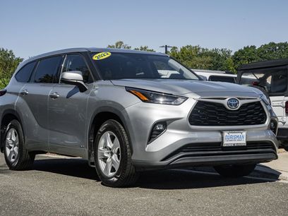 Used 2022 Toyota Highlander LE