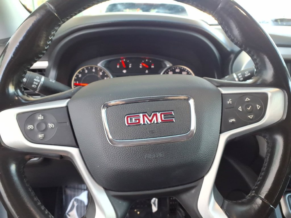 Used 2020 GMC Acadia SLE w/ Driver Convenience Package FWD image 7