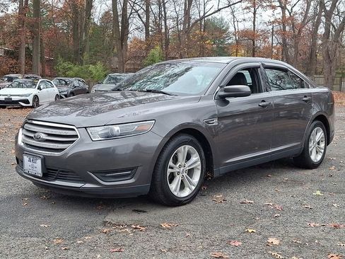 Used 2017 Ford Taurus SEL w/ Equipment Group 201A image 5