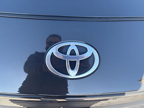 Used 2025 Toyota Camry LE image 28