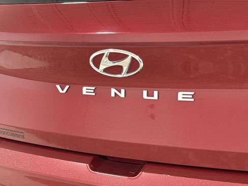 Used 2024 Hyundai Venue SEL FWD image 26
