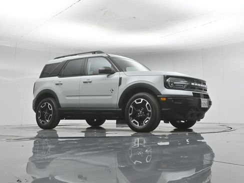 Certified 2023 Ford Bronco Sport Outer Banks w/ Tech Package AWD/4WD image 54